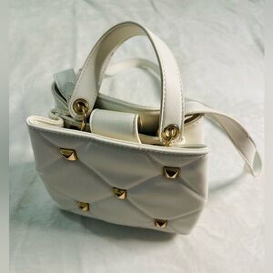 Elegant White Quilted Handbag